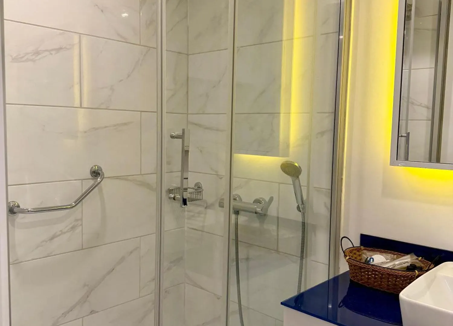 Seaside Vip Hotel Batumi 0*,