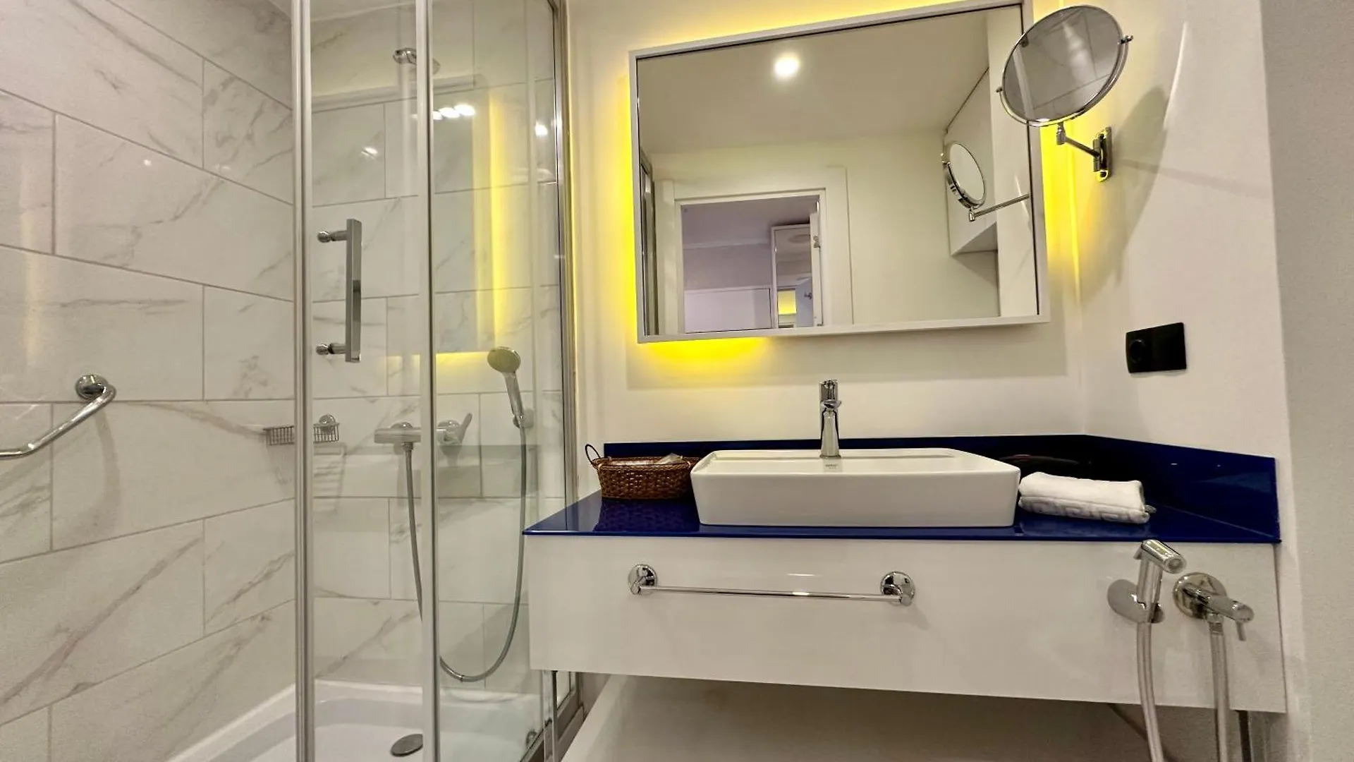 באטומי Seaside Vip Hotel דירה